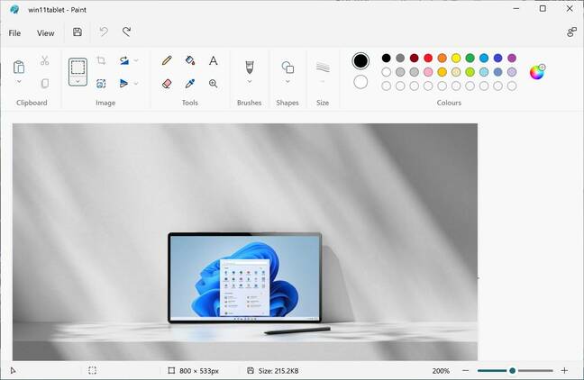 Windows 11 Paint, with rounded icons and less text than before
